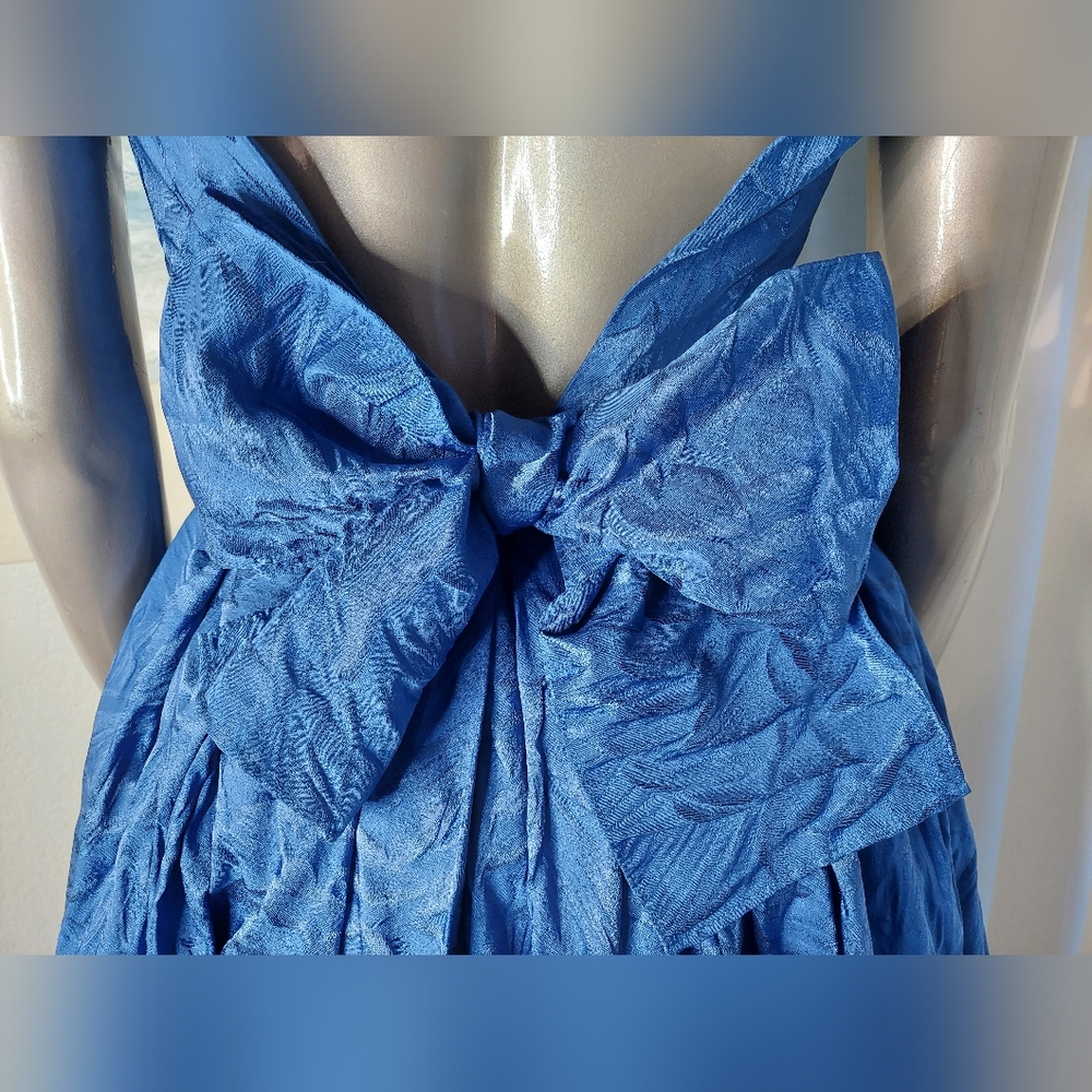 $3,000 CH CAROLINA HERRERA BLUE BROCADE GOWN S - Picture 9 of 15